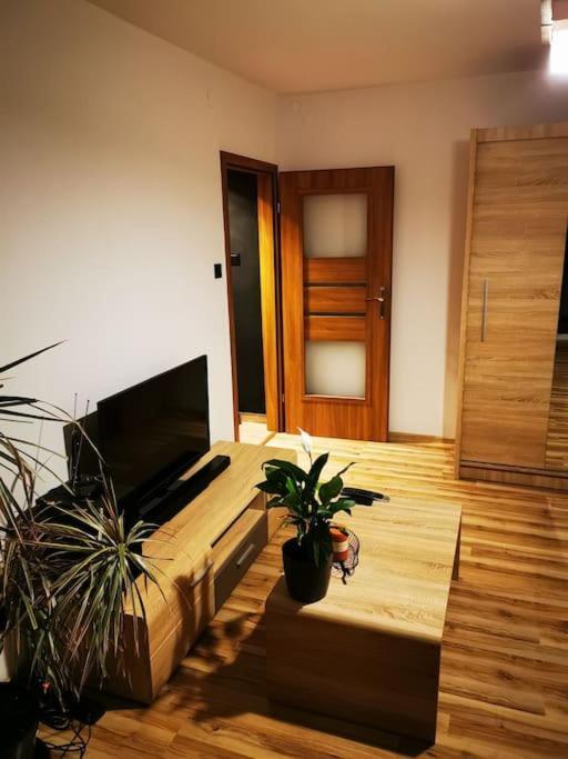 Apartcraft 27th *